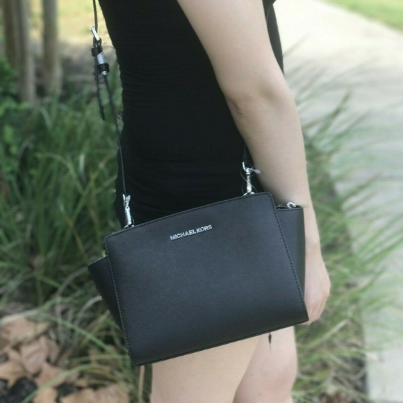 Michael Kors Handbags - Michael Kors Selma MD Crossbody Bag Black leather